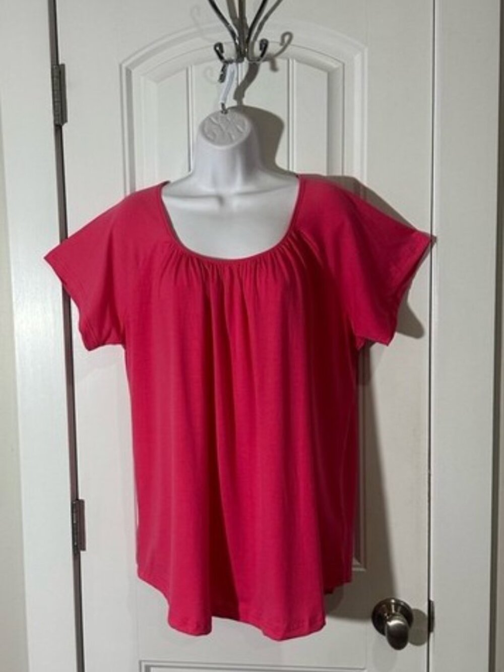IT  Scoop Neck Summer Top, Size XL